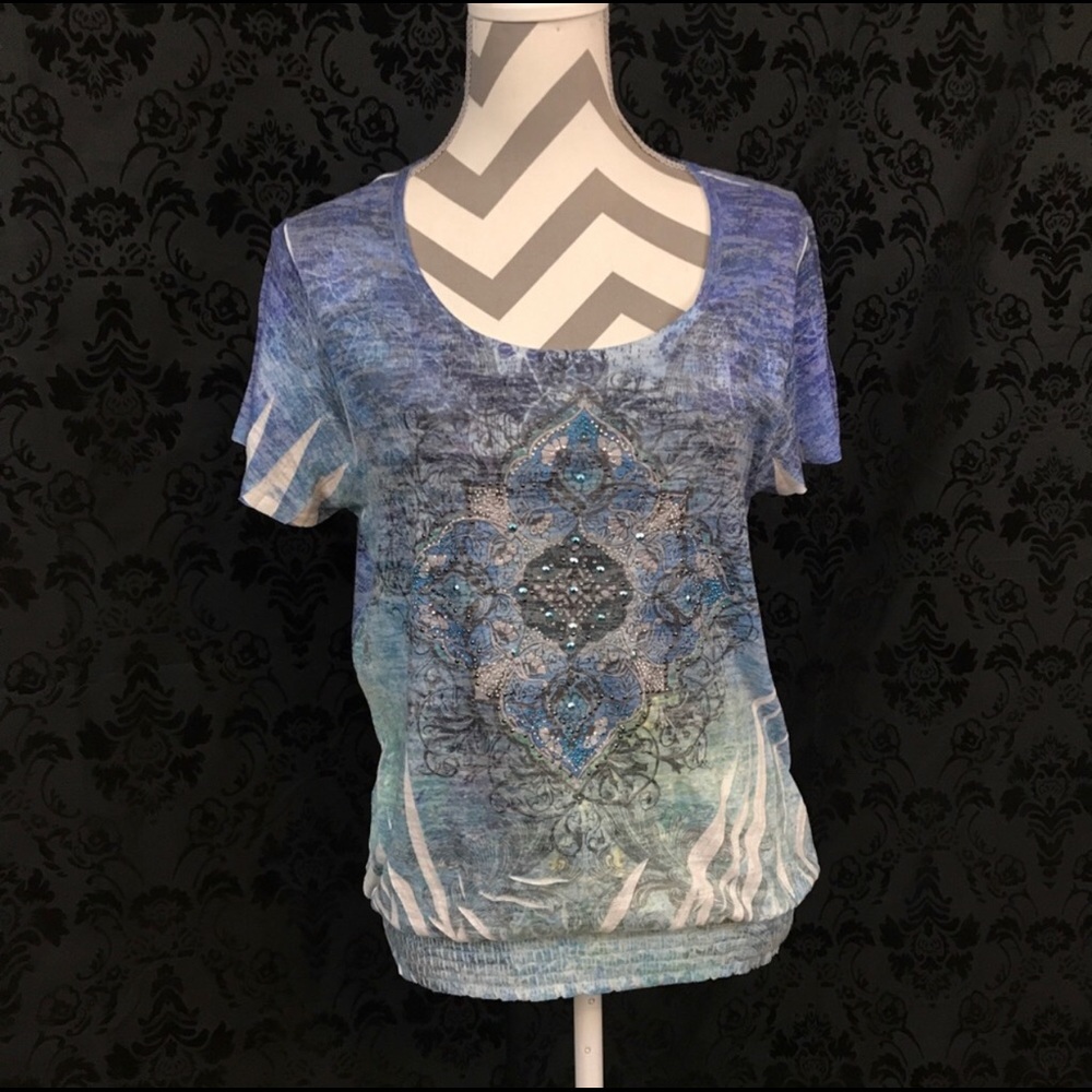 Kiara • Women’s Small • Super Cute Top